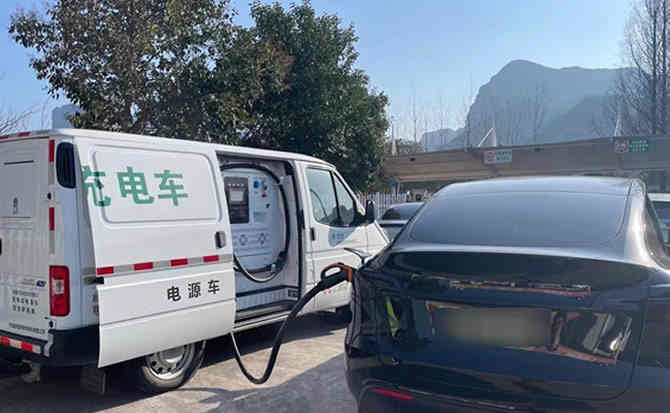 武胜汽车搭电